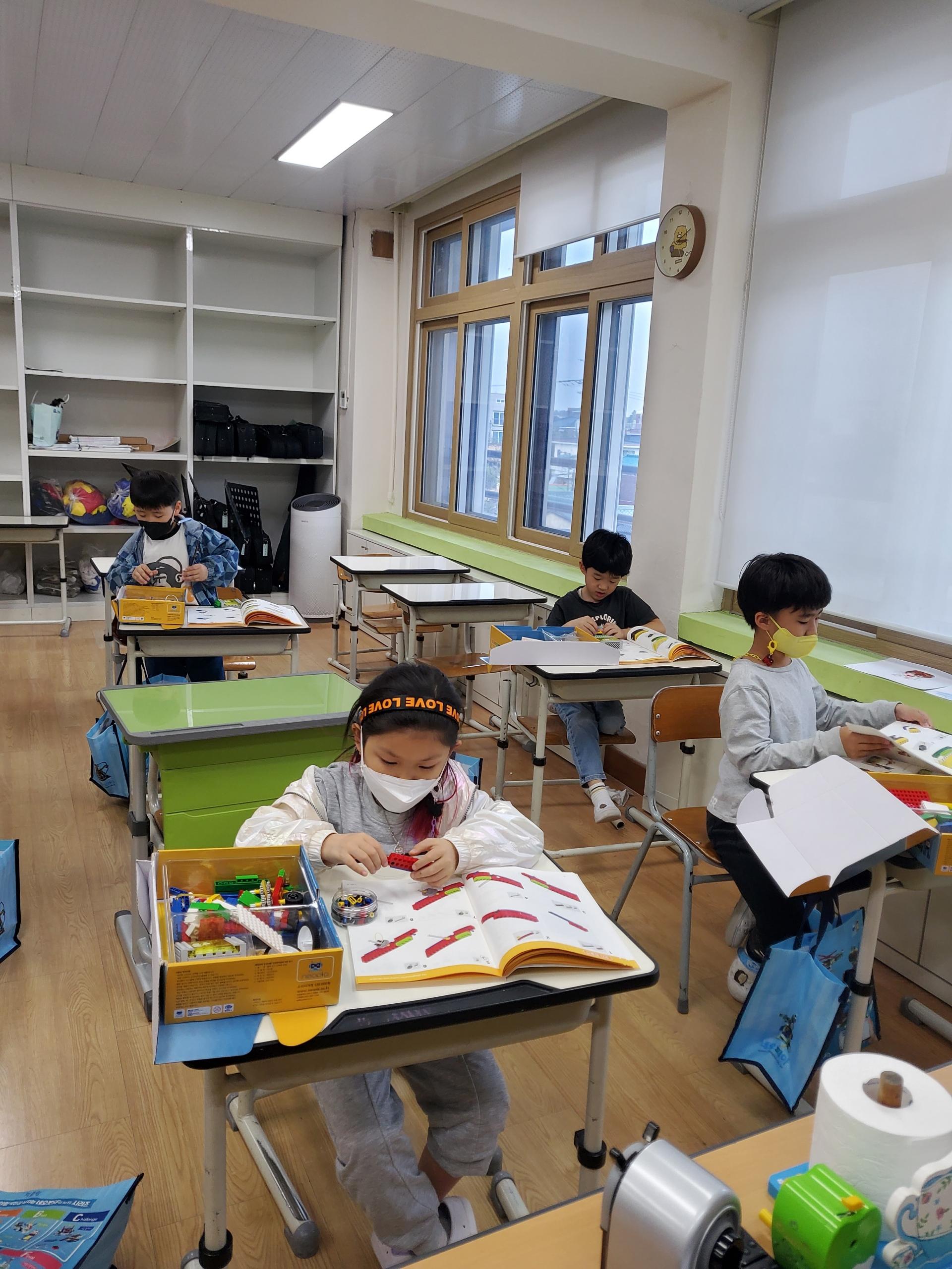 2023학년 방과후학교 <코딩로봇교실> 활동모습 사진
